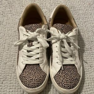 Womens sneakers